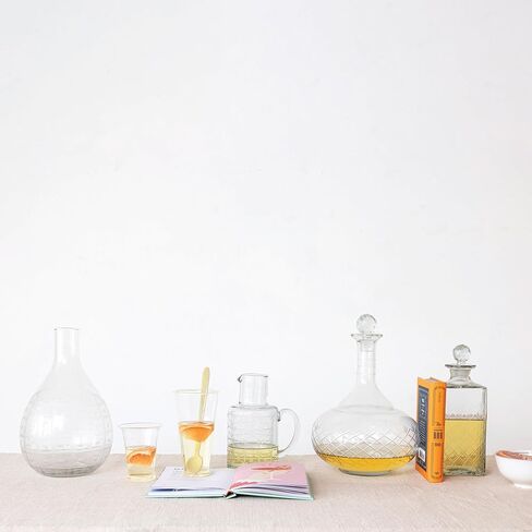 إبريق زجاجي مستصلح مستدير منفوخ يدويًا من Creative Co-Op، شفاف in Kuwait