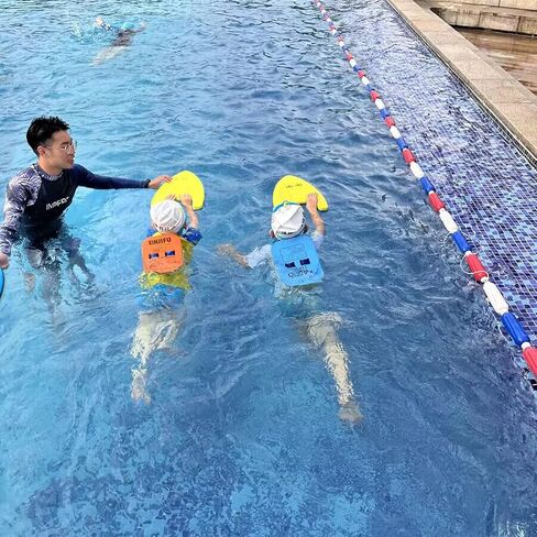 حزام السباحة العائم الخلفي والتمارين الرياضية المائية واللياقة البدنية المائية ومعدات تدريب السباحة مع طبقات قابلة للتعديل للأطفال المبتدئين في السباحة (لون عشوائي) in Kuwait