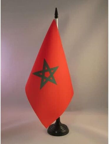 علم طاولة بنين من AZ FLAG مقاس 10.16 سم × 15.24 سم - علم مكتب بنين مقاس 15 × 10 سم - عصا وقاعدة بلاستيكية سوداء in Kuwait