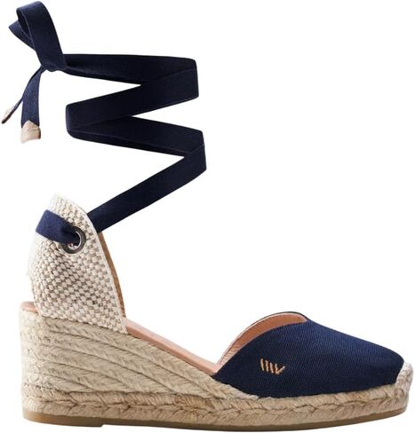 صنادل نسائية VISCATA Gava Canvas Wedge مصنوعة يدويًا بكعب 2 ½ بوصة مع قماش قطني مسامي على شكل حرف V ونعل أوسط من الجوت الطبيعي بنسبة 100% لجميع المناسبات غير الرسمية in Kuwait