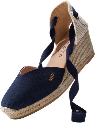 صنادل نسائية VISCATA Gava Canvas Wedge مصنوعة يدويًا بكعب 2 ½ بوصة مع قماش قطني مسامي على شكل حرف V ونعل أوسط من الجوت الطبيعي بنسبة 100% لجميع المناسبات غير الرسمية in Kuwait
