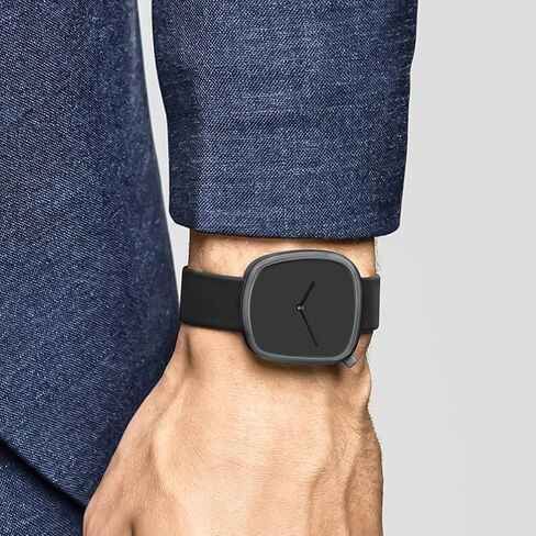 تومي ساعة يد كوارتز عصرية للرجال مقاومة للماء تصلح كهدية للطلاب والنساء والزوج والصديق in Kuwait