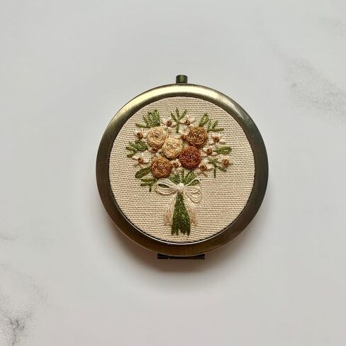 Hanacaschoice beige Rose Bouquet مرآة مضغوطة in Saudi Arabia