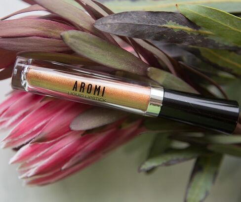 Aromi Gold Digger Metallic Liquid Lipstick, Bronze Yellow Lip Color with Shimmery Finish, Long-lasting Makeup, Handmade (Gold Digger) in Kuwait
