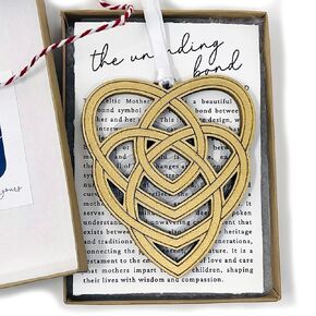 Celtic Mother's Knot Ornament - Present for Mom Celebrating the Unending Bond Between Mother and Child - Beautiful Gold Decoration - Interwoven Heart Keepsake Gift