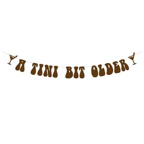 حفلة عيد ميلاد تحت عنوان Tini أقدم قليلاً ، وعيد ميلاد أقدم قليلاً ، وديكورات أقدم قليلاً ، ولافتة أقدم قليلاً