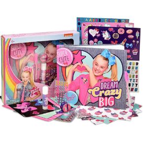 تم تعيين سجل قصاصات Jojo Siwa في المربع