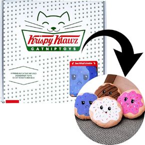 Krispy Klawz Donut Cat Toys - قطة مضحكة لطيفة لمحبي القط ، هدية عيد ميلاد القط ، هدايا القط - تشمل 4 ألعاب قطنية مغرمة على شكل دونات ووسادة خدش من الورق المقوى السميك in Kuwait