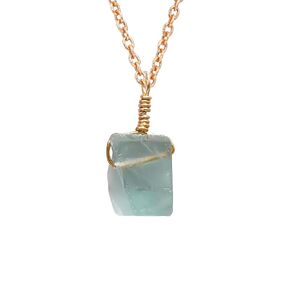 Aura Gems Natural Green Fluorite Clastals Necklace ، الحجر الأخضر الحقيقي ، الأحجار الكريمة الشهيرة الهندسية ، الحجر المولد ، هدية عيد الميلاد للنساء ، المجوهرات المطلية بالذهب 18 بوصة (قلادة واحدة)