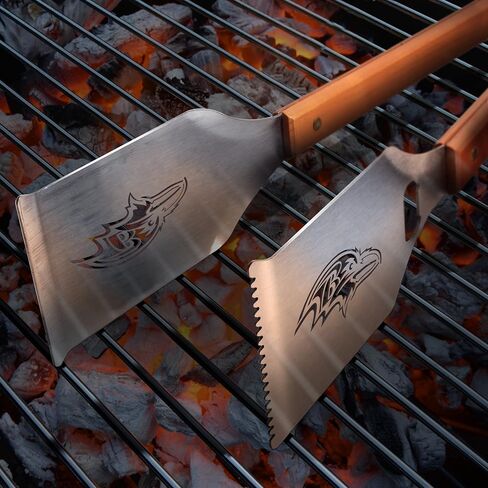 YouTheFan NFL Grill-A-Tongs: ملقط شواء من الفولاذ المقاوم للصدأ مقاس 18 بوصة بشعار مقطوع بالليزر in Saudi Arabia