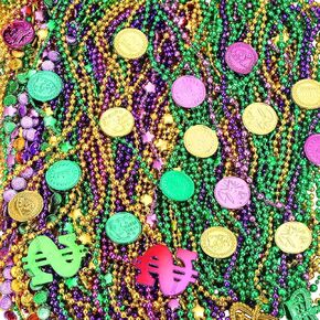 200 Pcs Mardi Gras Plastic Bead Necklaces and Coins, Green Purple Gold Mardi Gras Carnival Beads Necklace Accessories Bulk for Parade Throws Party Favors Decorations Supplies