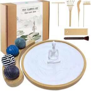 Zen Garden Kit for Desk - Premium Mini Mini Mini Sand Garden Box Gift مجموعة هدية للديكور المنزلي ، مكتب المكتب مع صينية خيزران مستديرة كبيرة ، رمال بيضاء ، 4 كرات رمل ومكتلة مجالات