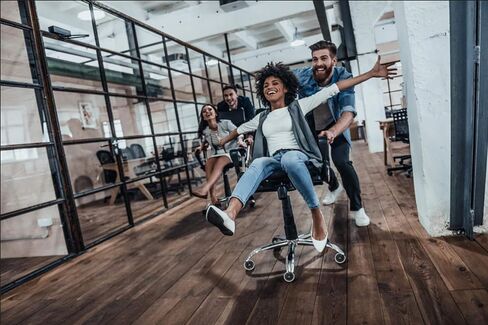 استبدال عجلات كراسي المكتب GBL 5 × - عجلات مطاطية ذات شفرات دوارة عالمية هادئة وسلسة - آمنة لجميع أنواع الأرضيات - يمكن لعجلات كراسي المكتب شديدة التحمل حمل 650 رطلاً in Kuwait