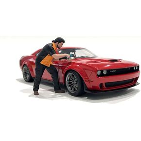 American Diorama Detail Masters Figure 4 (Buff & Wax) for 1/24 Scale Models
