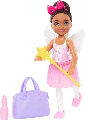 لعبة Barbie Toys ، مجموعة Ballerina Chelsea ، امرأة سمراء مهنية مع 5 ملحقات ذات طابع رقص بما في ذلك Swan Wings in Saudi Arabia