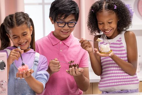 Goliath Tasty Tinies Bake Shop 8 Pack | يحتوي على 8 مجموعات كاملة لصنع ما مجموعه 16 كعك صغير لذيذ لذيذ | رائع للحفلات ، أحداث المجموعة ، وظائف المدرسة | الأعمار 6+ in Saudi Arabia