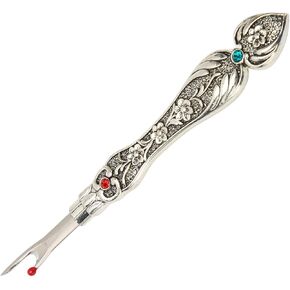 Seam Ripper, Metal Seam Ripper European Vintage Carved Handle Stitch Ripper Multi Purpose Sewing Seam Ripper Tool Embroidery Removal for Household DIY Crafting (Silver)