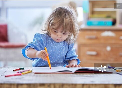 قلم ملون قصير بأيدي صغيرة، مناسب للأطفال من سن 2 إلى 4 سنوات والأطفال في مرحلة ما قبل المدرسة والأطفال الصغار والمبتدئين. قلم رصاص ملون مستدير (10 ألوان) in Kuwait