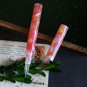 Loliz Colorful Fountain Pen Glass Dip Pen Fine Nib Beautiful Texture Excellent Glass Pen (Pink)