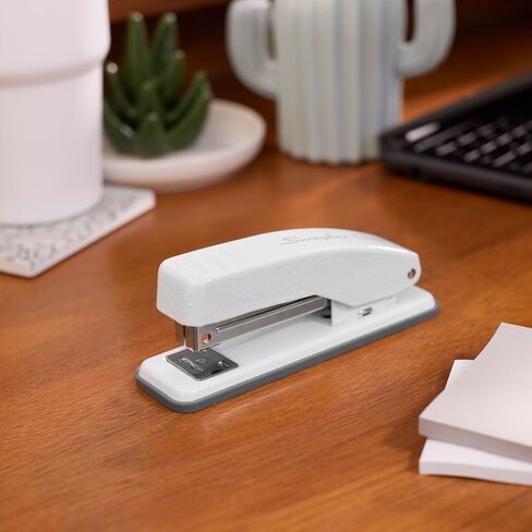 Stapler Swingline Cub Compact Metal Stapler ، Arctic White (S701067) in Kuwait