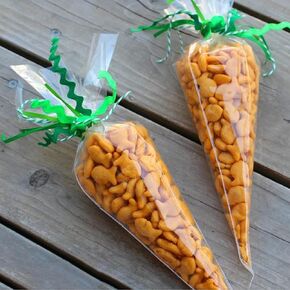 100 Pieces Cone Cellophane Bags, 5"x9.8" Plastic Goodie Bags Clear Popcorn Cone Bags with 4" Colored Twist Ties Candy Bags Cookie Bags Favor Bags for Party Popcorn Favor Candy