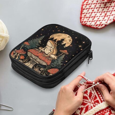 COCHET HOOK CASE MUSHROM FROG CORCHET HOOK حامل كيس تخزين خطاف الكروشيه المحمولة مع جيوب ويب مناسبة لإبر الكروشيه/إكسسوارات الحياكة in Kuwait