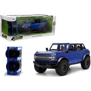 Just Trucks 1:24 2021 Ford Bronco Die-Cast Car & Tire Rack, Toys for Kids and Adults(Candy Blue)