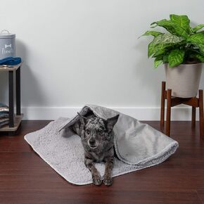 Furhaven Waterproof & Self-Warming Throw Blanket for Dogs & Indoor Cats, Washable & Reflects Body Heat - Terry & Sherpa Dog Blanket - Silver Gray, Medium