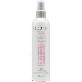 BioSilk للكلاب العلاج الحريري detangling بالإضافة إلى تألق الضباب للكلاب | أفضل رذاذ فصل لجميع الكلاب والجرو للمعاطف اللامعة و dematting | زجاجة 8 أوقية (قد تختلف العبوة) ، أبيض (حزمة 1)