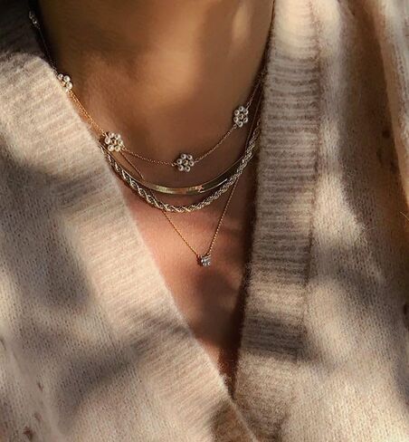 SmileBelle Y Shaped Daisy Pearl Necklaces for Women, Daisy Jewelry Long Pendant Flower Necklace as Wedding Gifts, Summer Beach Gold Y Necklace Prom Accessories Bridesmaid Gift in Saudi Arabia