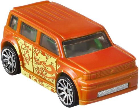 Hot Wheels Toy Car, 1:64 Scale Color Shifters Vehicle with Repeat Color Change in ICY Cold or Very Warm Water (Styles May Vary in Saudi Arabia