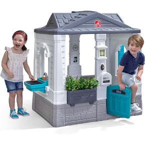 Step2 Neat & Tidy Cottage Kids Playhouse ، Playset داخلي/خارجي ، اللعب التفاعلي مع الأصوات ، مصنوعة من البلاستي