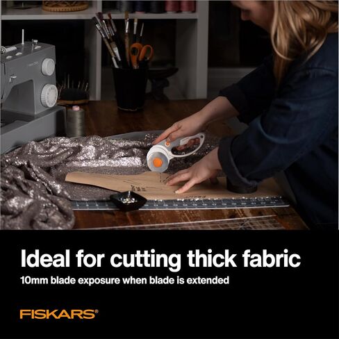 Fiskars 60mm Titanium Blade Loop Rotary Cutter, Softgrip For Fabric, Felt, Vinyl and Crafts in Saudi Arabia