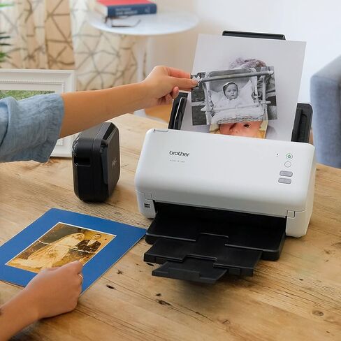 Brother ADS-3300W اللاسلكي ، ماسحة سطح المكتب عالية السرعة | 2.8 بوصة الشاشة التي تعمل باللمس | يقوم بمسح ما يصل إلى 40ppm1 in Kuwait