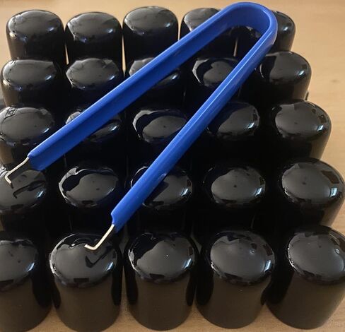 NutCapz... أغطية صواميل ملونة من الفينيل PVC... 25 عبوة (أسود) بالأشعة فوق البنفسجية. أداة إزالة الأغطية والأغطية الثابتة... تناسب سداسي 21/22 مم - 13/16 بوصة - 7/8 بوصة. in Kuwait