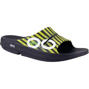 OOFOS OOahh Slide - أحذية تعافي خفيفة الوزن - تقلل الضغط على القدمين والمفاصل والظهر - يمكن غسلها في الغسالة