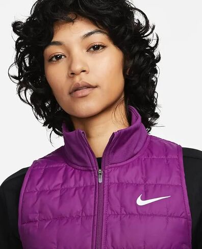 سترة جري للنساء من Nike Therma-FIT ذات حشوة صناعية، Viotech، صغير in Saudi Arabia