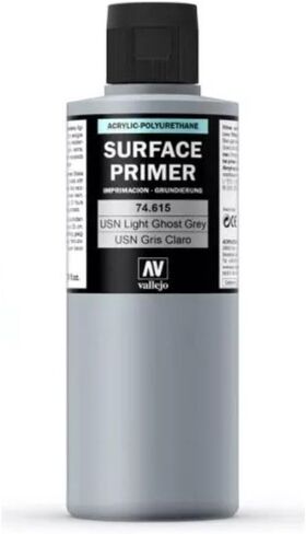 Vallejo - Surface Primer Color | USN Light Ghost Gray Acrylic Primer 200 مل (6.76 fl.oz.) | الانتهاء غير اللامع وتجفيف سريع | مثالي للبثوية والالتصاق الرائع للتماثيل ونماذج الحجم in Kuwait
