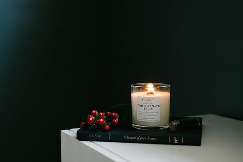 Peripeti Home Pomegranate Spice Candle ، Worden Wick-8.5 أوقية شمع الصويا الطبيعية لتنشيط العطرية ، حرق طويل الأمد in Saudi Arabia