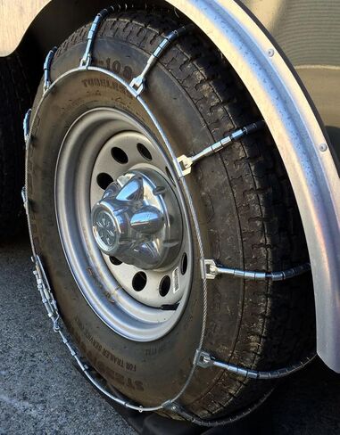 TireChain.com 245/50R20، 235/55R20، 245/65R17، 245/45R20، 235/80R16، P245/75R16، 235/55R19، P235/70R16، P245/65R17 سلاسل إطارات كابلات الشاحنات SUV مجموعة من 2 in Kuwait