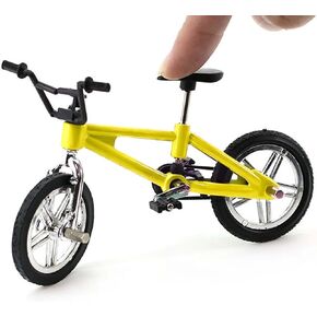 Mini Bike Bicycle Accessories Model Toys for 1/10 Scale RC Crawler Car SCX10 TRX4 Tamiya CC01 D90 D110 (Yellow)