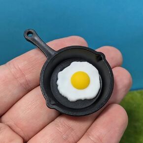 Miniature Pan Including Fried Egg, Dollhouse Mini Fried Egg in Pan, Frying Pan with Fried Egg, for The Elf Kitchen Dollhouse, Little Elf Meals (3PCS)