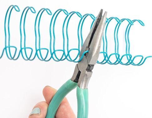 We R Memory Keepers Cinch Needle Nose Wire Cutters, Precision Metal Wire Cutting & Bending Tool with No-Slip Grip, Wire Cutters for Book Binding, Blue in Saudi Arabia