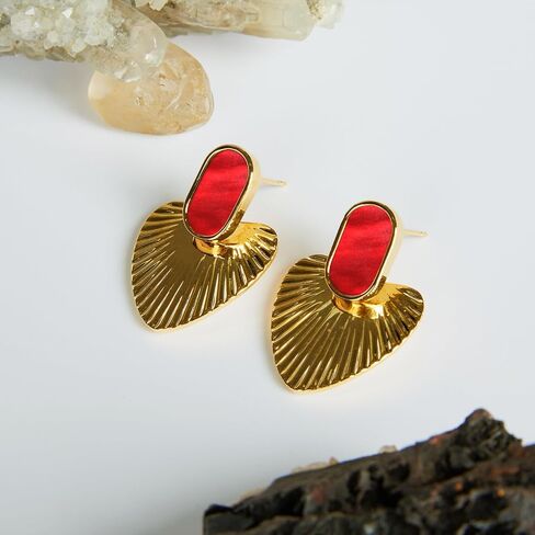 CW 24K gold-plated heart dangle earrings, exquisite and simple black gold love earrings, suitable for all women and all occasions. in Saudi Arabia