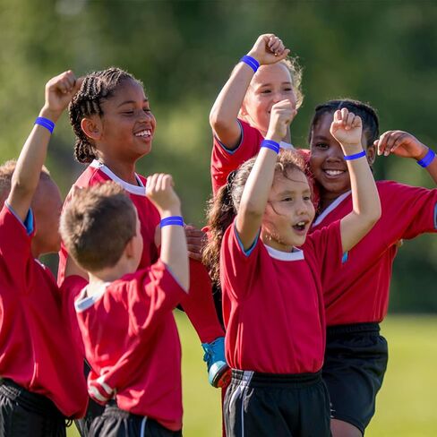 120 قطعة من أساور مطاط السيليكون وأساور المعصم للأطفال والشباب والمراهقين والأولاد والبنات، أساور كبيرة للأطفال، أساور مقاس 6.3 بوصة للأطفال من سن 3 إلى 7 سنوات للعودة إلى المدرسة (أحمر) in Kuwait