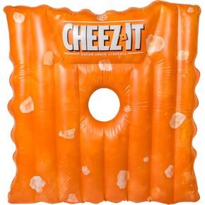 Cheez-it Pool Float-عائم كبير على شكل وجبة خفيفة قابلة للنفخ لحوض السباحة والشاطئ والبحيرة ، الفينيل المتين ، أكثر من 4.5 قدم ، مثالية للتسكع والحفلات الصيفية