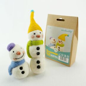 Woolbuddy Needle Felting Kit - Elf Christmas, Complete Felting Kit for Beginners & Adults, Includes Needle Felting Supplies, Felting Mat, Felting Wool, and Felting Needles for Crafting Fun