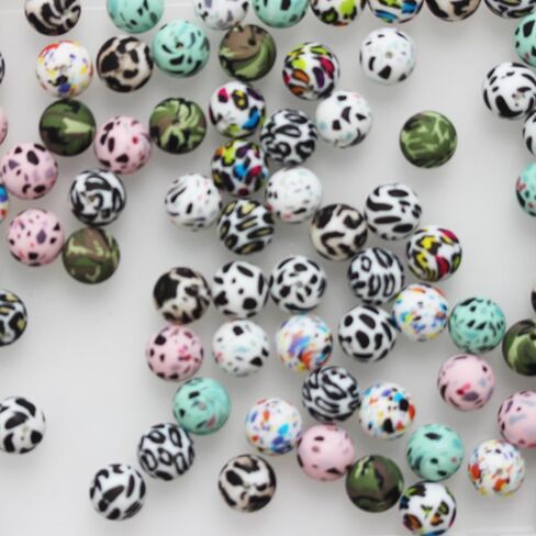 50 Pieces Silicone Beads, BetterJonny 10 Colors Loose Beads with Storage Box 15mm Cow Leopard Print Round Beads for Necklace Bracelet DIY Crafts in Kuwait