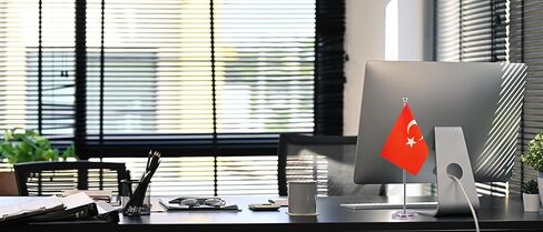 علم طاولة العلم التركي التركي ، علم سطح المكتب التركي الصغيرة التركية ، علم المكتب المصغر ، أعلام العالم الدولي ، احتفال أحداث المهرجان ، ديكور المكتب in Kuwait