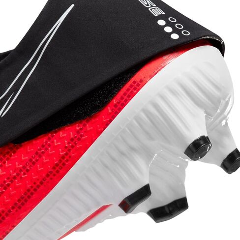 Nike Men's Football Shoe in Saudi Arabia